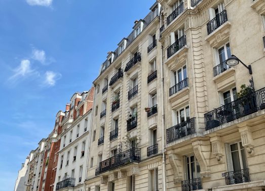 2/3 pièces 56,1m² + balcon <br /> Paris 11ème - M° rue des Boulet <br /> 499.000 € FAI