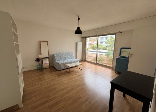 Studio de 28 m² avec parking et cave – Secteur Gambetta, Paris 20ᵉ – 279 000 € FAI