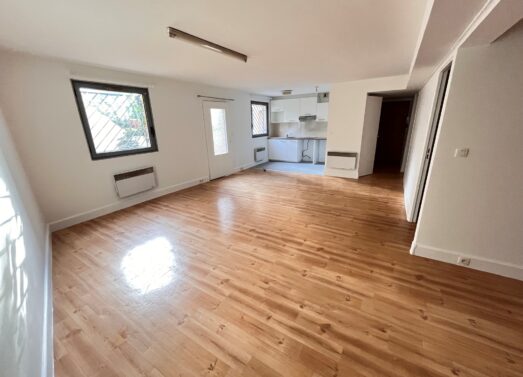 1/2 Pièces 77m² + Parking <br /> Secteur Jean Jaurès - Gare / VITRY SUR SEINE <br />819 € Cc